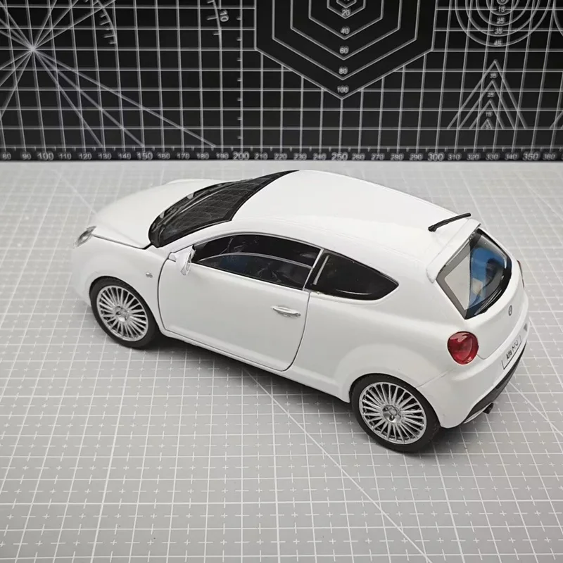 Model Kit Alfa Romeo - Hub Caps 1:24 Alfa Romeo MITO