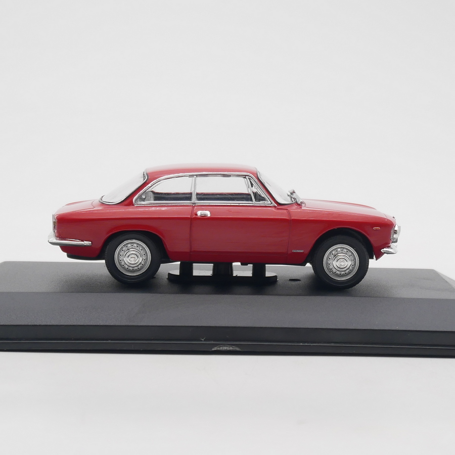 Toy Vehicle Collection Ixo 1:4 - Model Kit Alfa Romeo 评论和价格