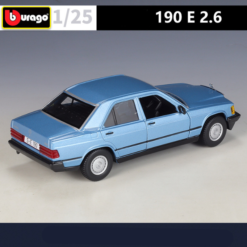Bburago 1:24 Mercedes-Benz 190 - Model Kit Alfa Romeo 评论和价格